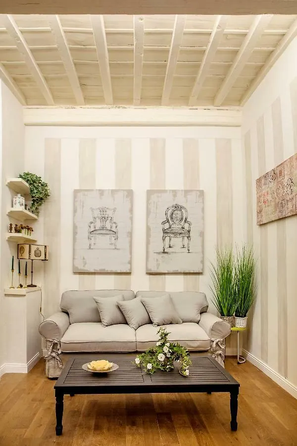 Renaissance Florence Apartment